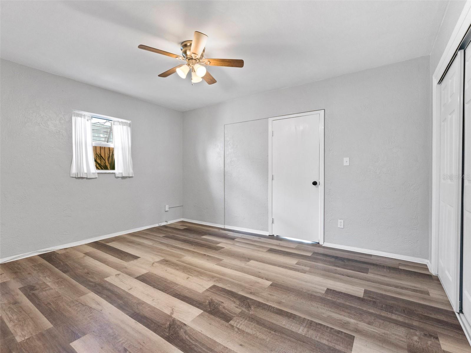 Image 21 of 35 For 5514 7th Avenue N