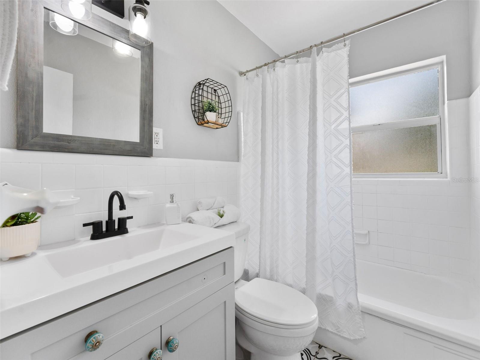 Image 24 of 35 For 5514 7th Avenue N