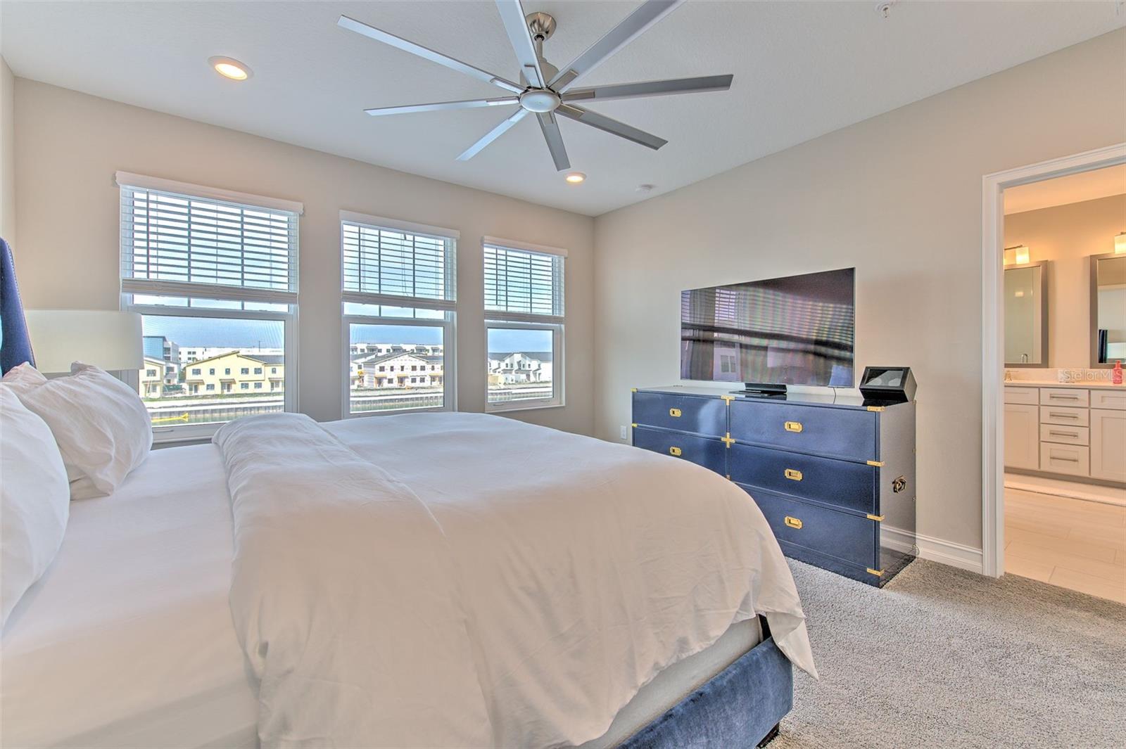 Image 44 of 68 For 5351 Bridge Street 64
