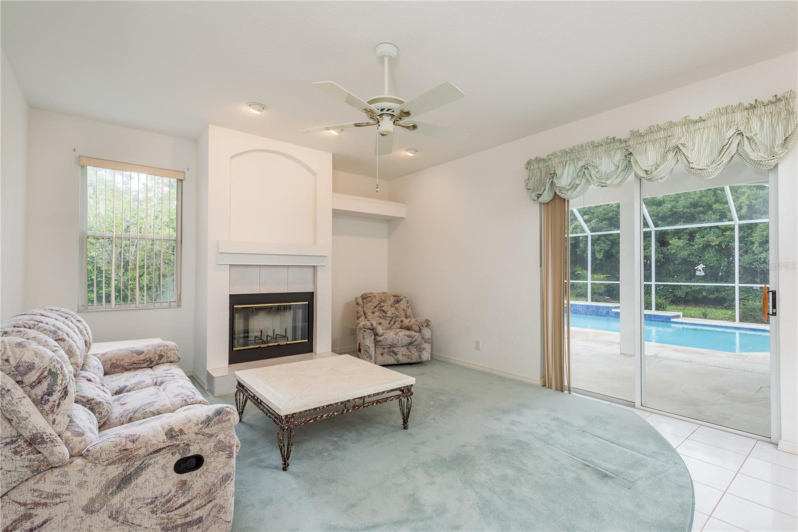 Image 15 of 37 For 1156 Ridgegrove Drive W
