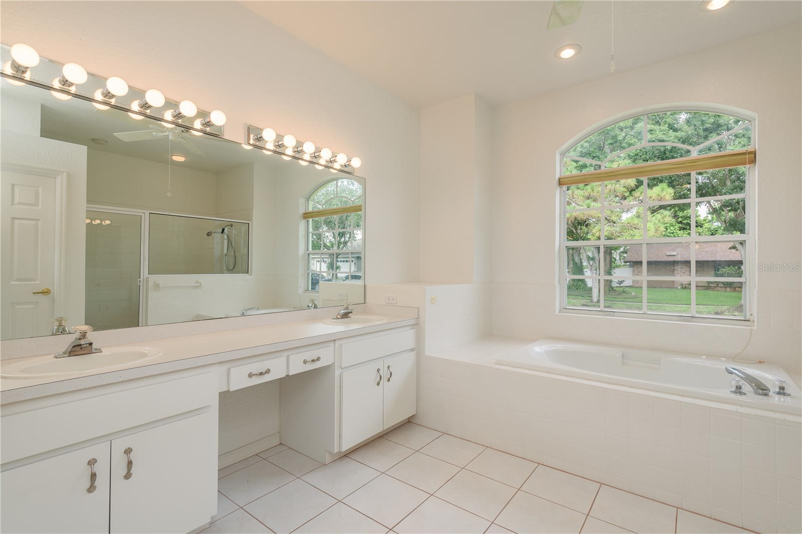 Image 21 of 37 For 1156 Ridgegrove Drive W