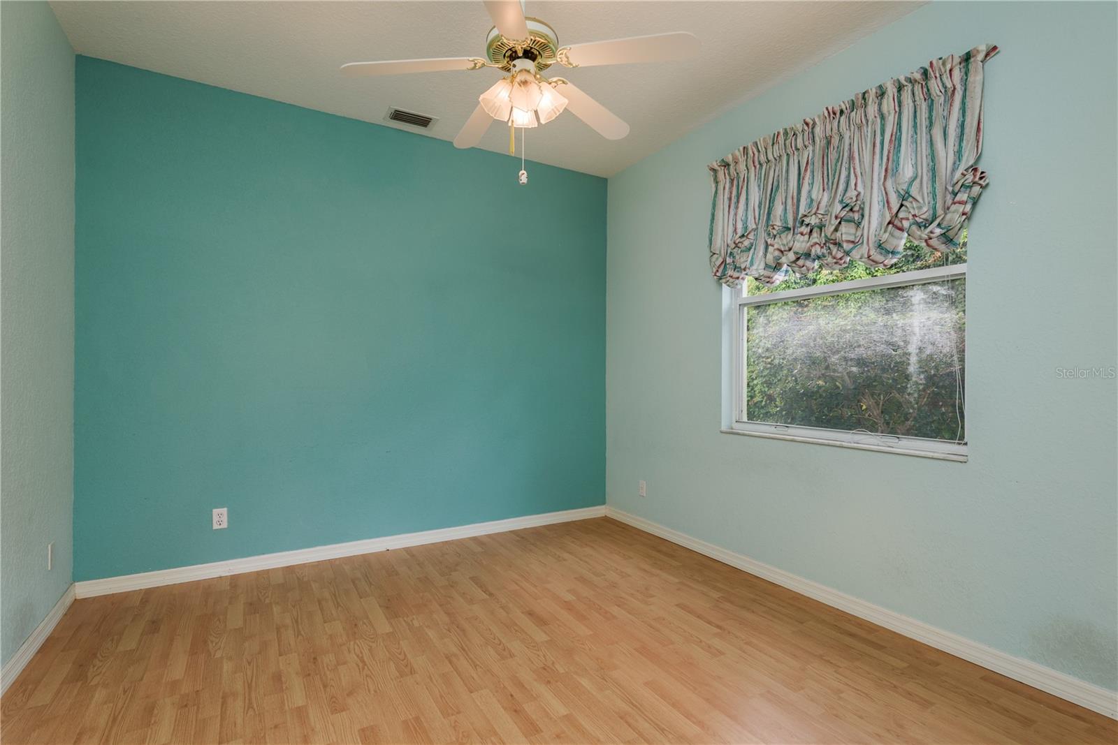 Image 26 of 37 For 1156 Ridgegrove Drive W