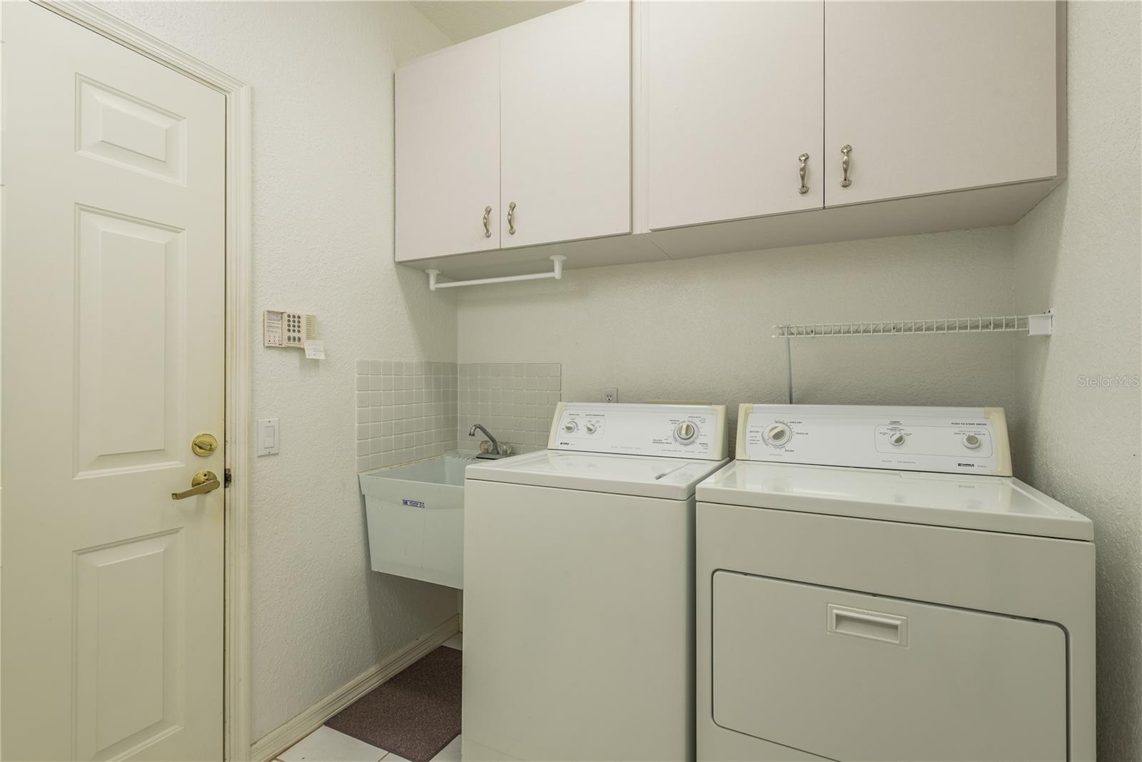 Image 28 of 37 For 1156 Ridgegrove Drive W