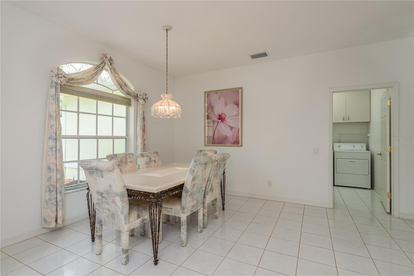 Image 7 of 37 For 1156 Ridgegrove Drive W