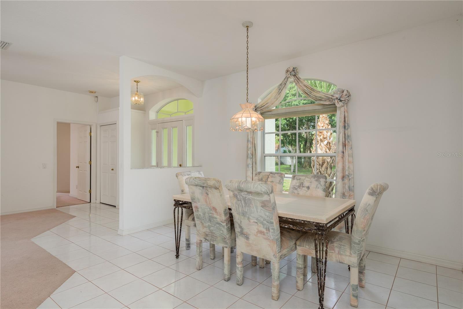 Image 8 of 37 For 1156 Ridgegrove Drive W