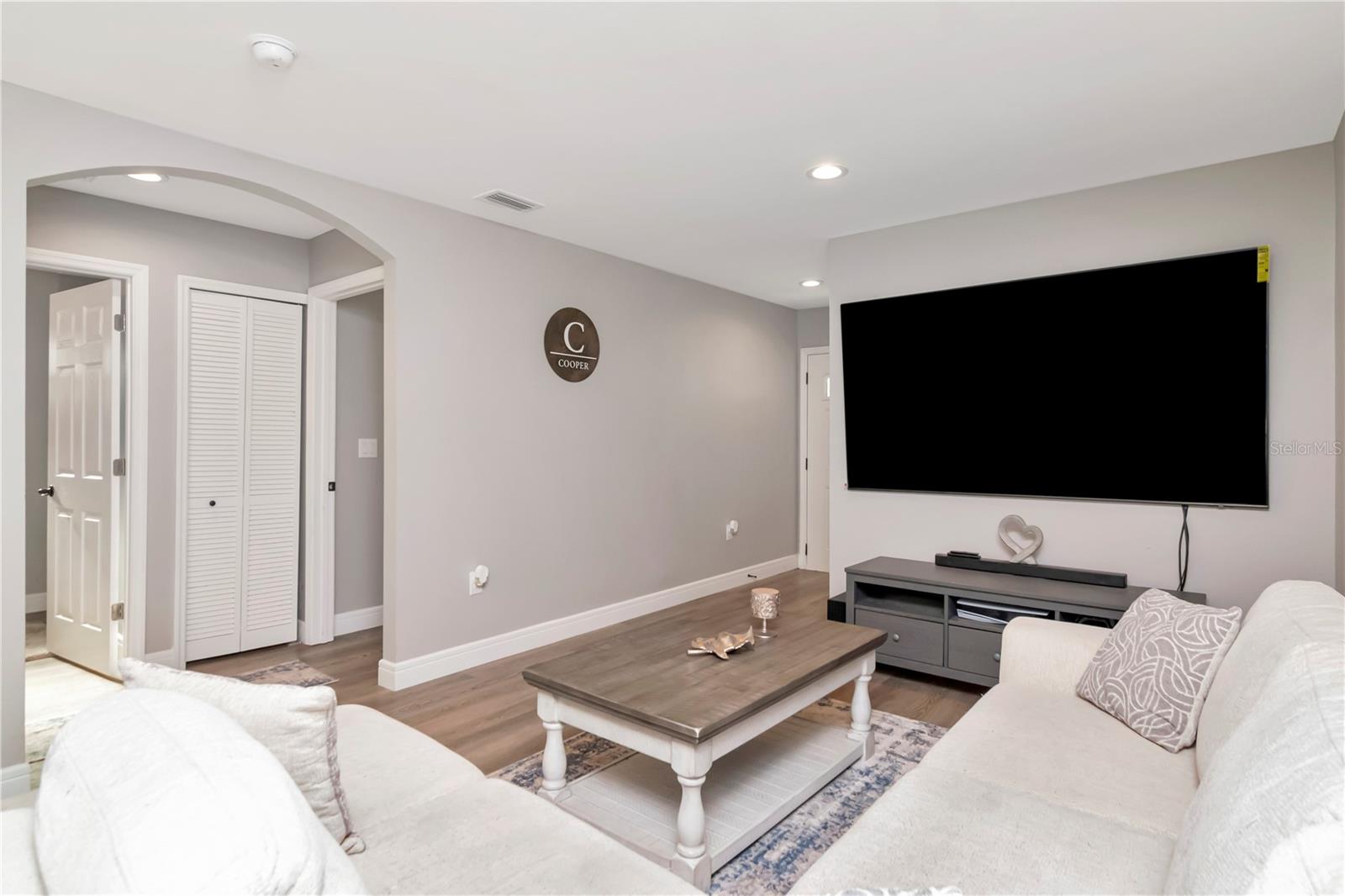Image 13 of 29 For 604 Kinnear Drive