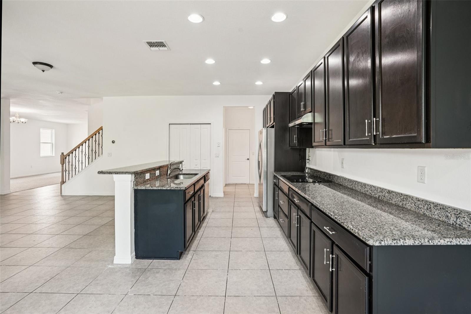 Image 7 of 42 For 1211 Canyon Oaks Drive