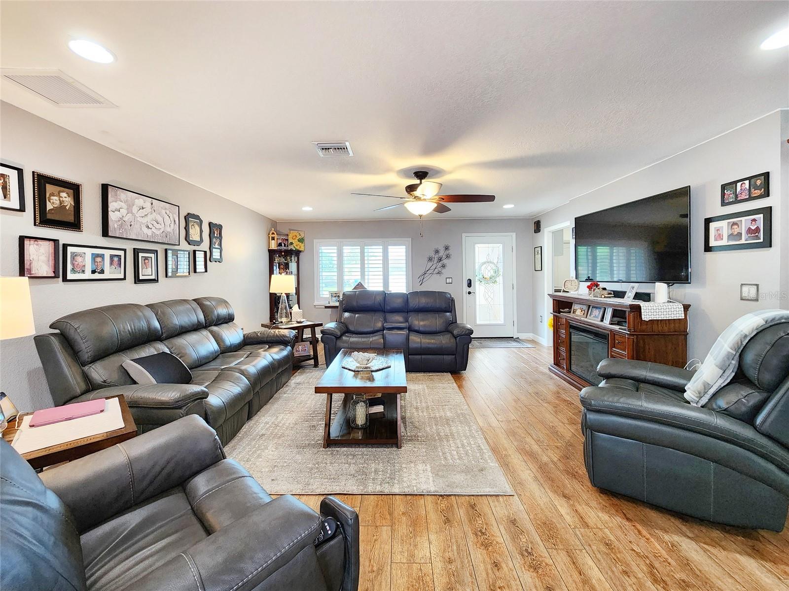 Image 13 of 46 For 8110 Damara Drive