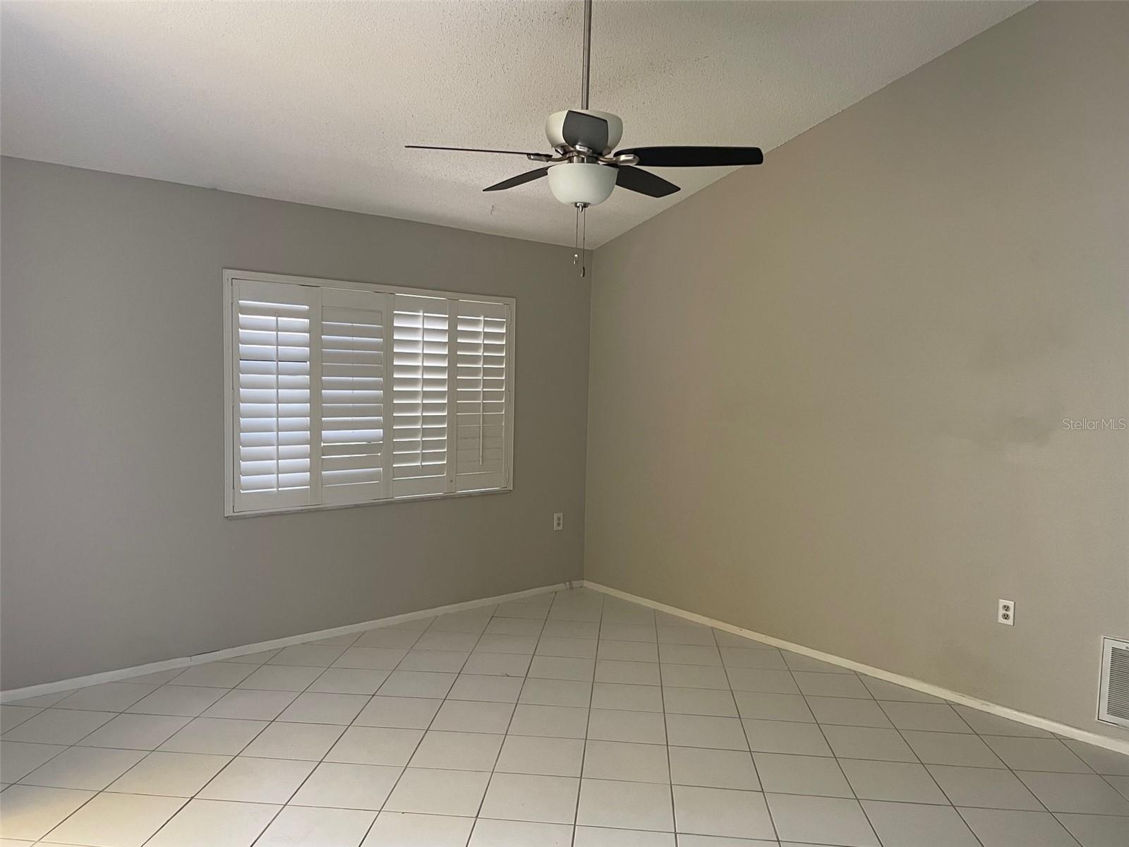 Listing photo id 1 for 8341 Luray Drive