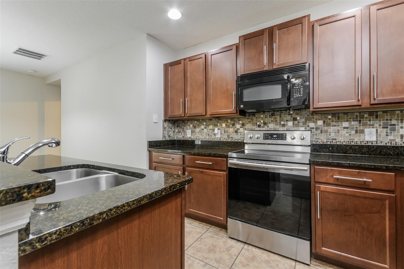 Image 7 of 14 For 7217 Wakeview Drive