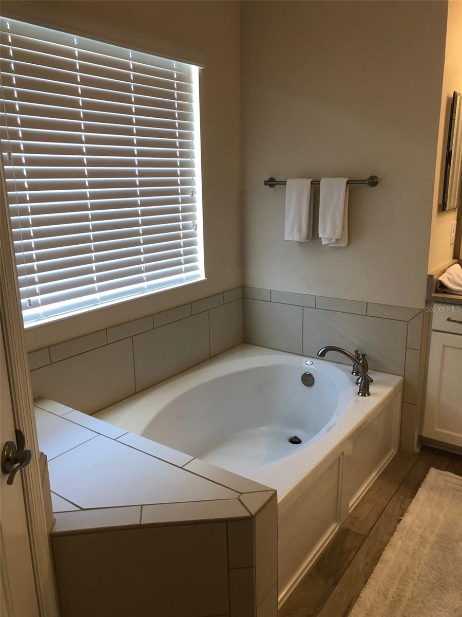 Image 10 of 15 For 115 Arrawana Avenue 7
