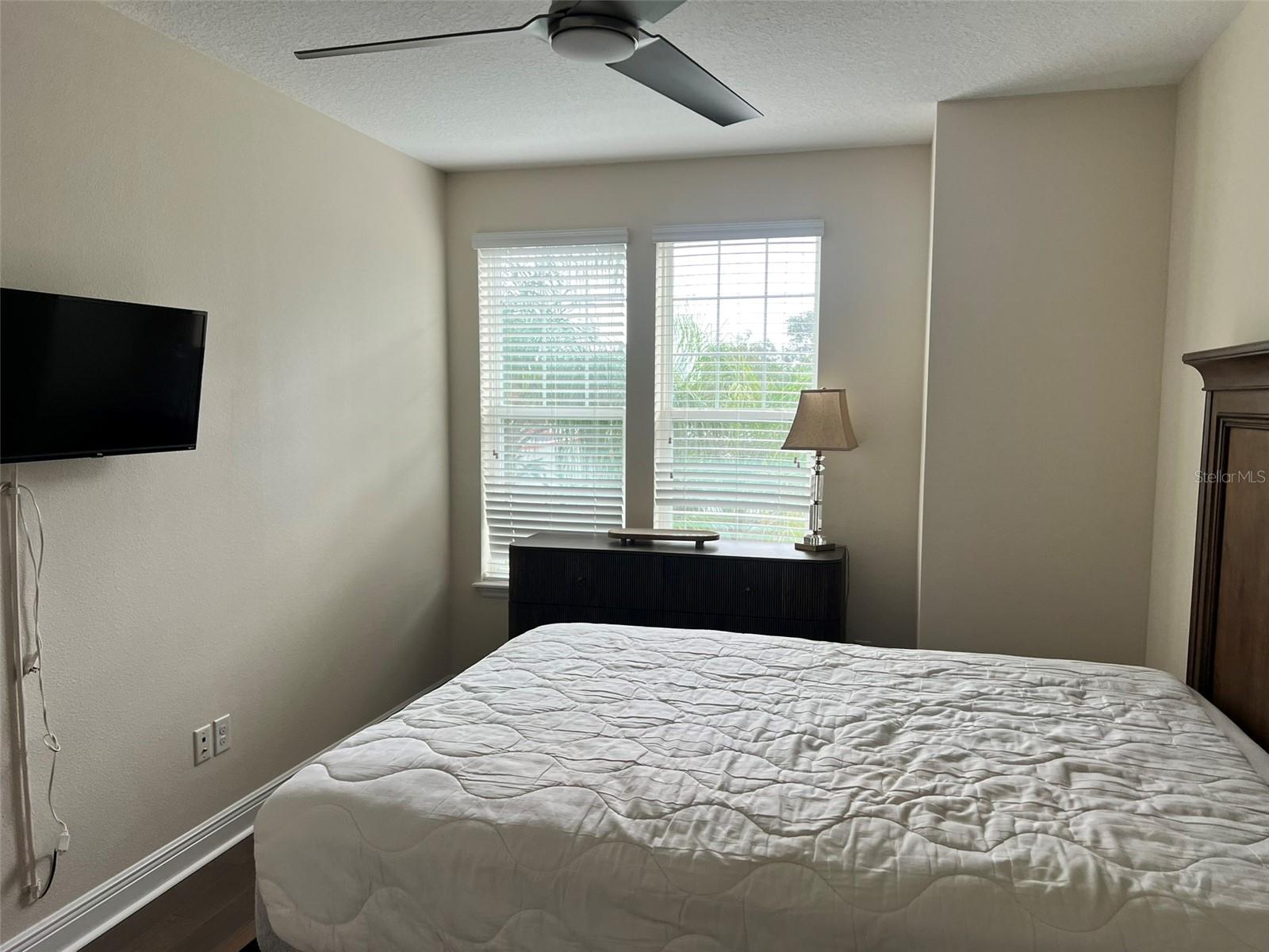 Image 21 of 26 For 115 Arrawana Avenue 7