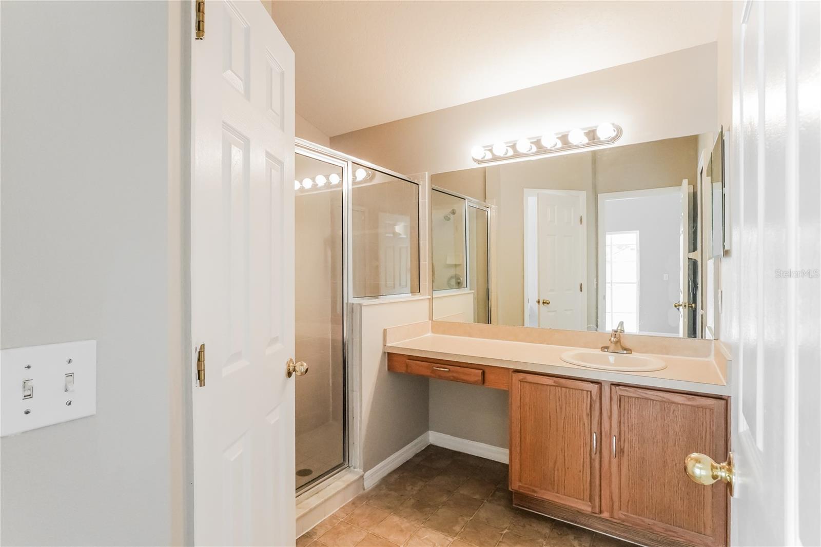 Image 9 of 13 For 5120 Violet Lane