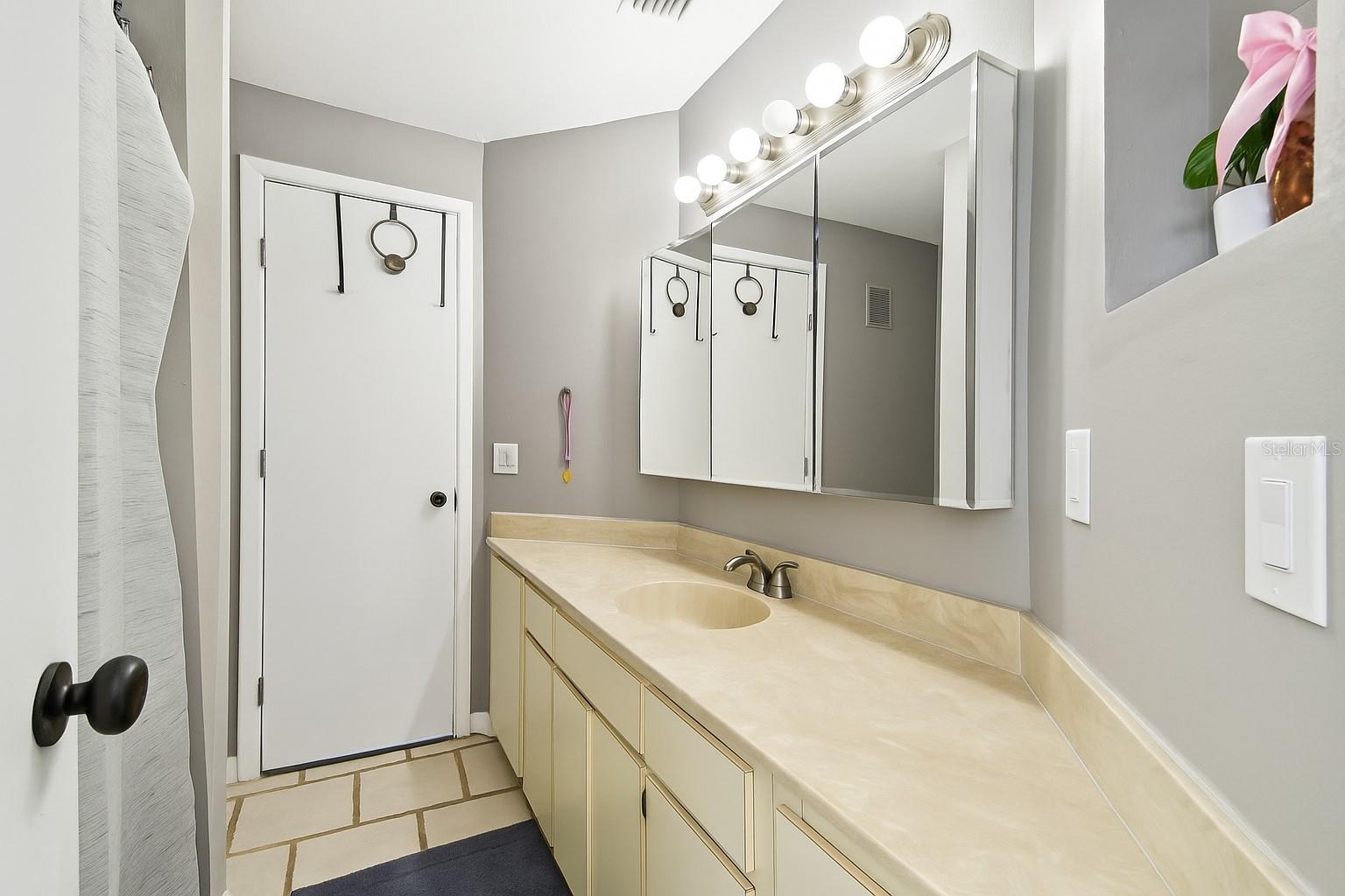 Image 41 of 46 For 1508 Adams Circle E