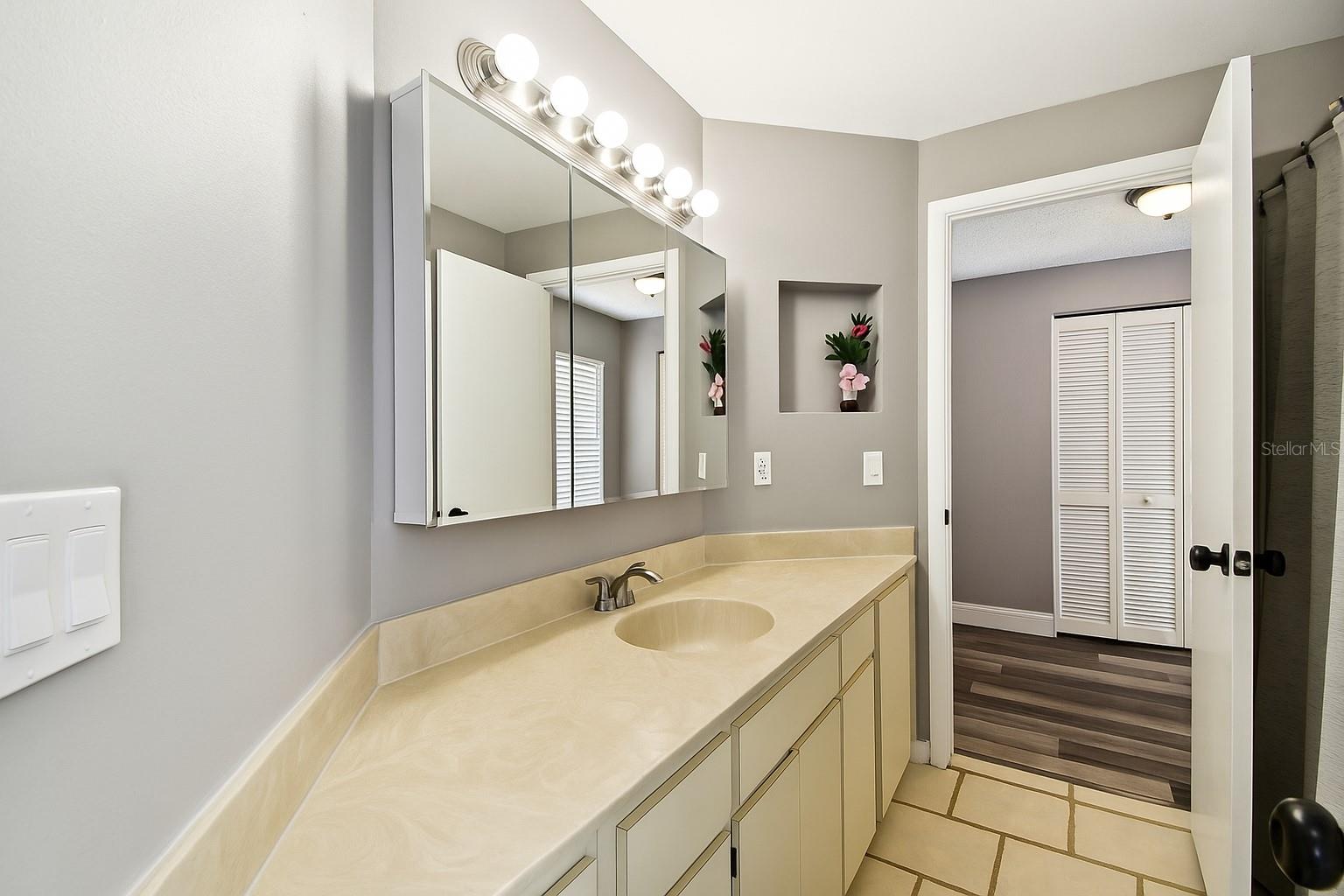 Image 42 of 46 For 1508 Adams Circle E