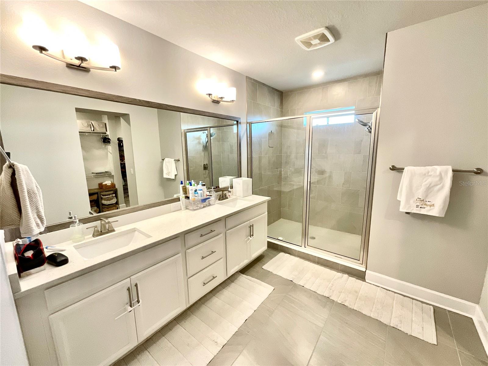 Image 21 of 36 For 15255 Caravan Avenue