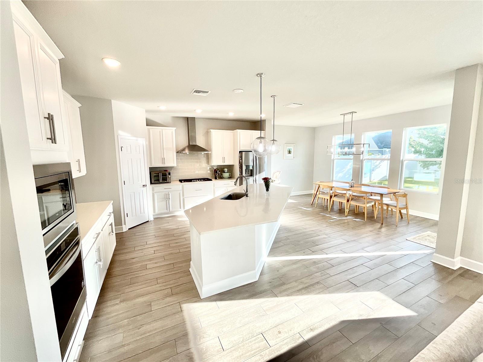 Image 4 of 36 For 15255 Caravan Avenue