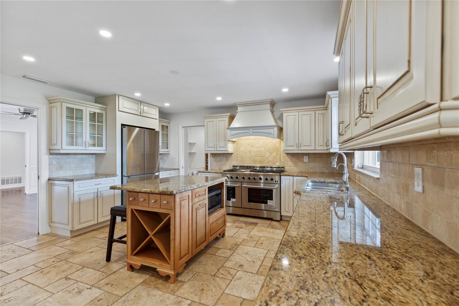 Image 11 of 59 For 302 Eastleigh Drive