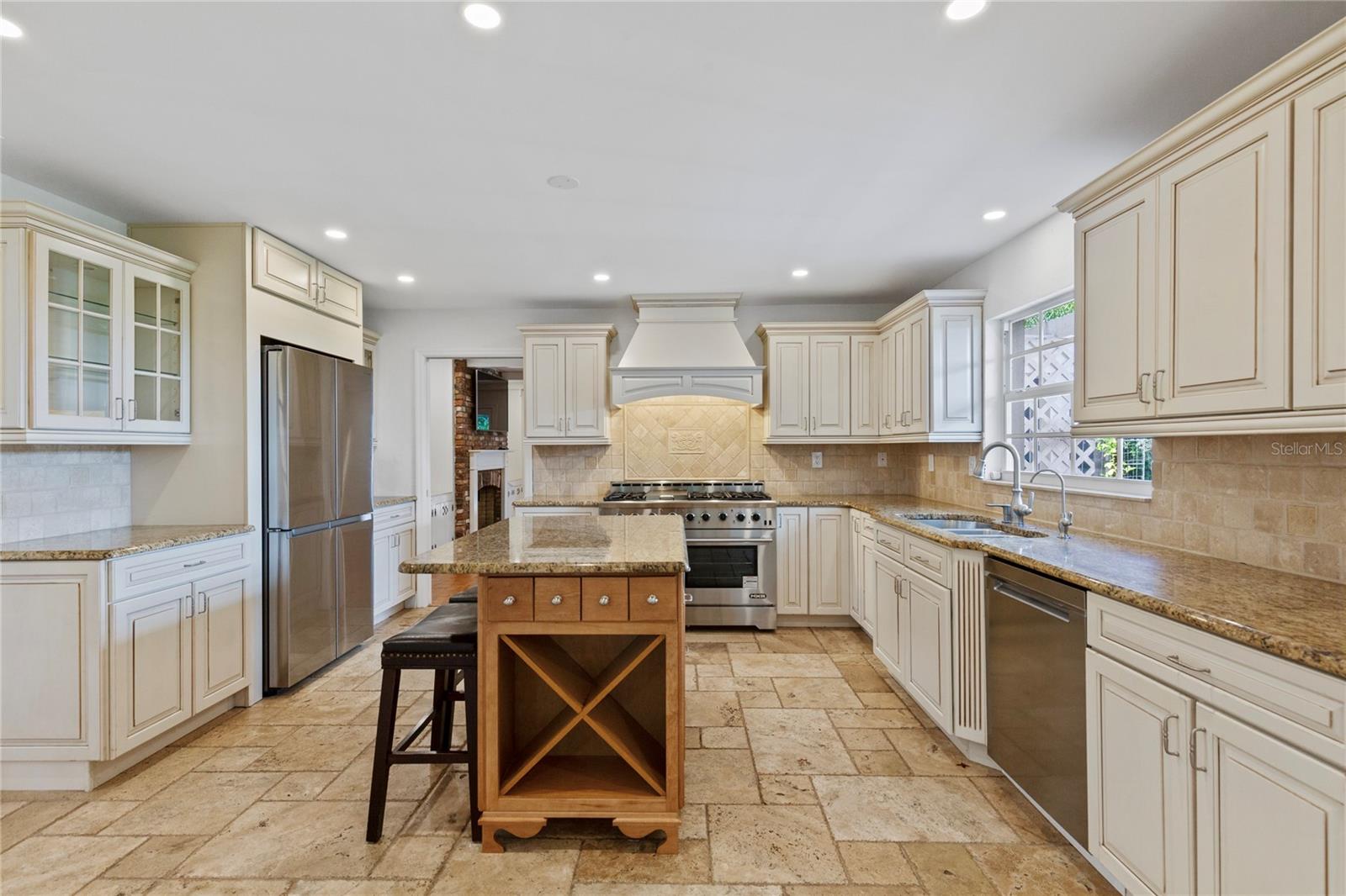 Image 12 of 59 For 302 Eastleigh Drive