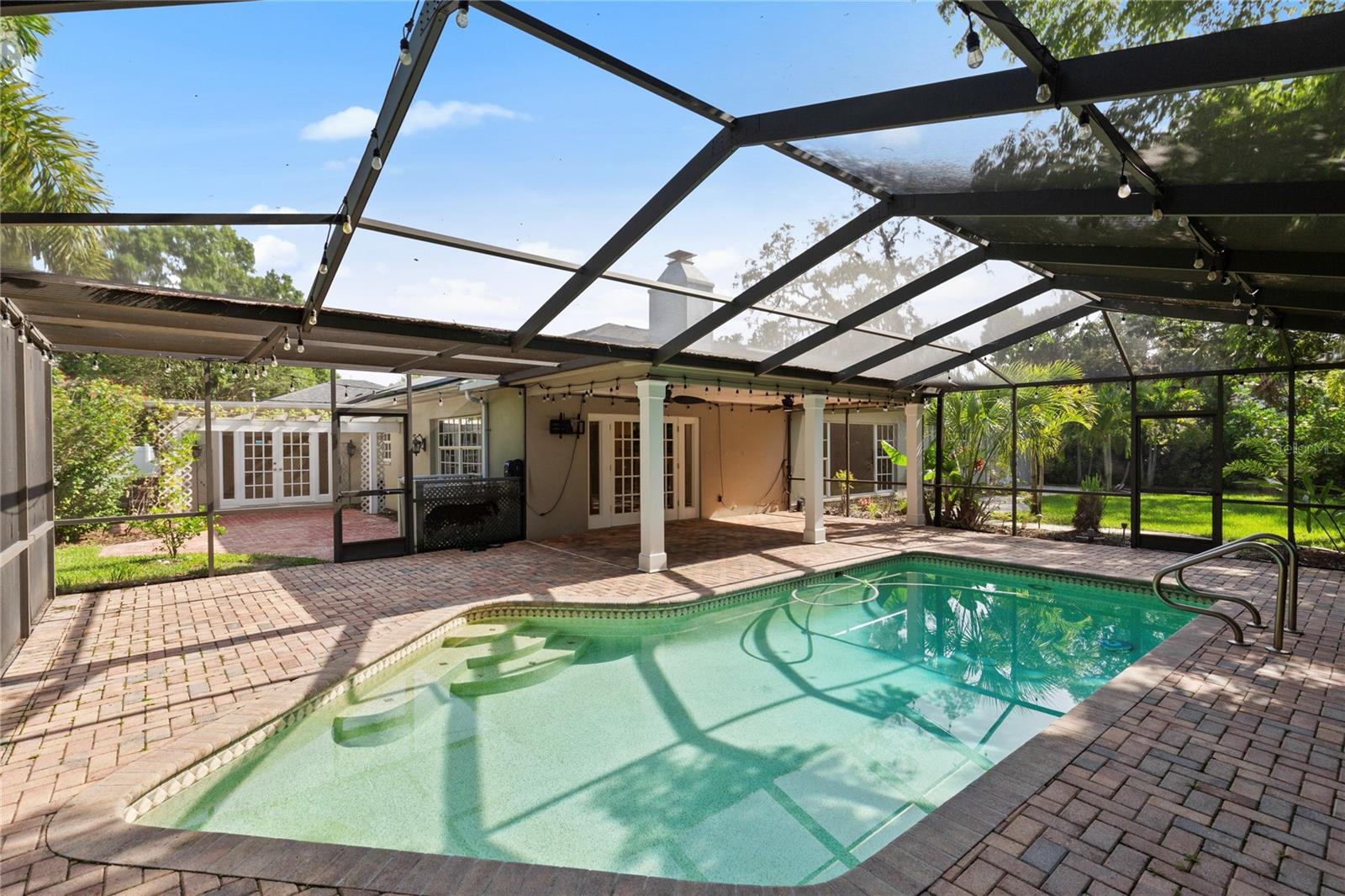 Image 25 of 59 For 302 Eastleigh Drive