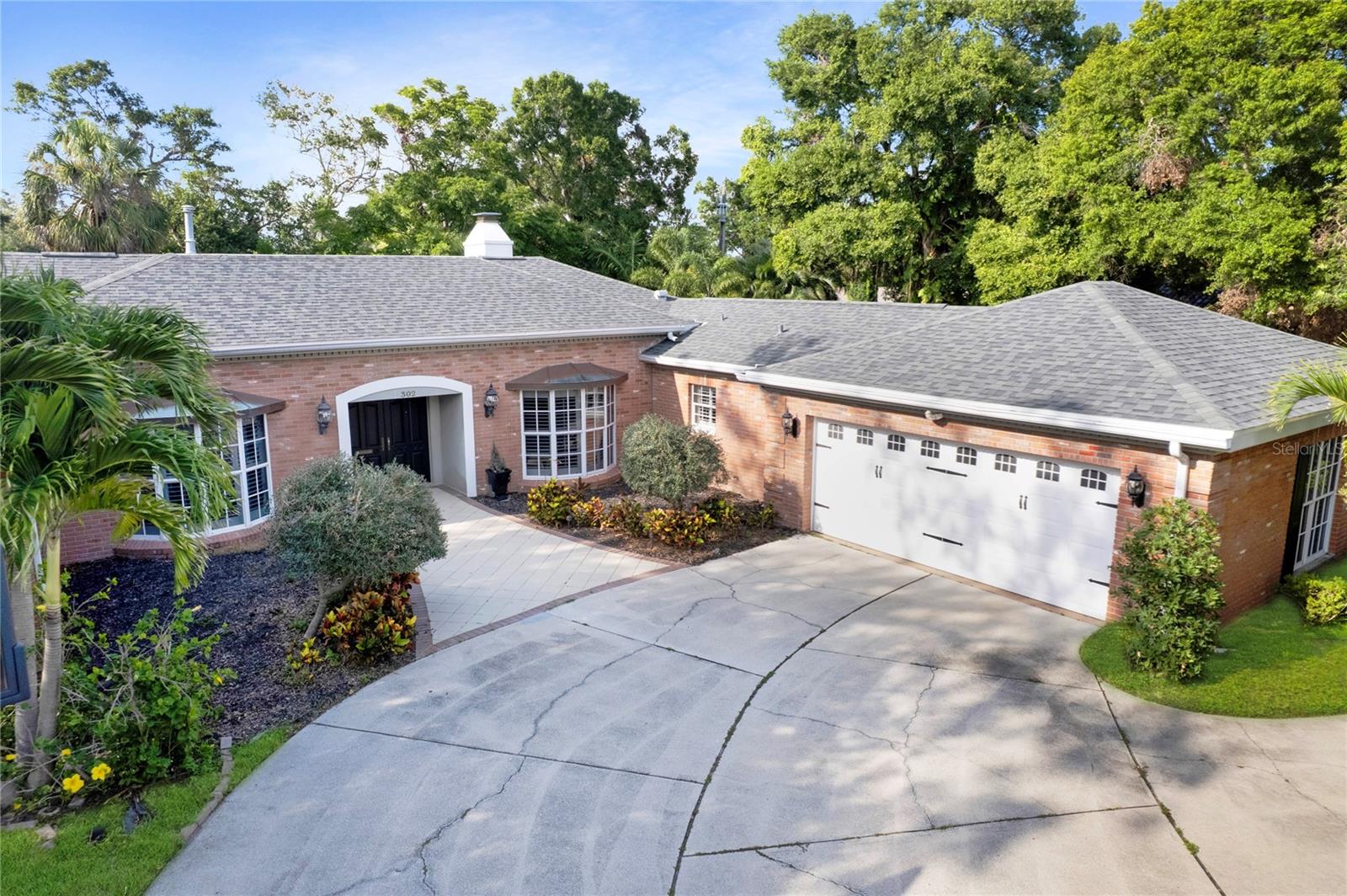 Image 3 of 59 For 302 Eastleigh Drive