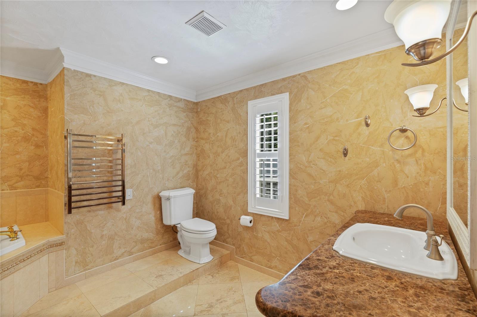Image 34 of 59 For 302 Eastleigh Drive