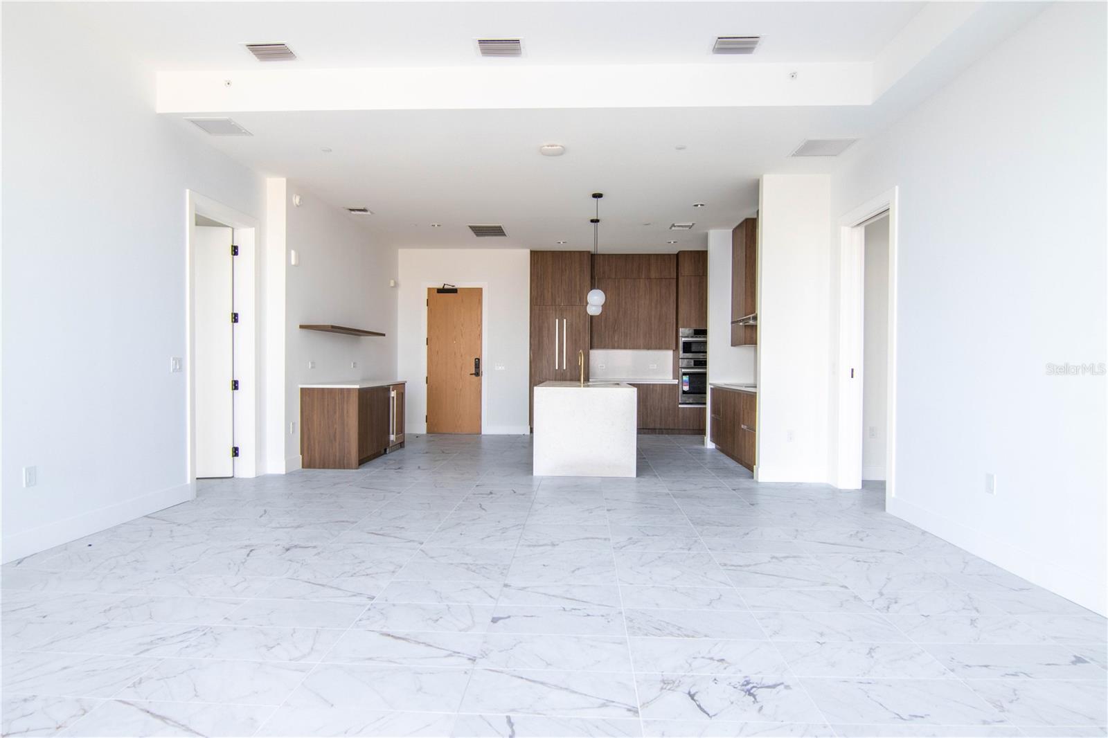 Image 6 of 35 For 777 3rd Avenue N 1704