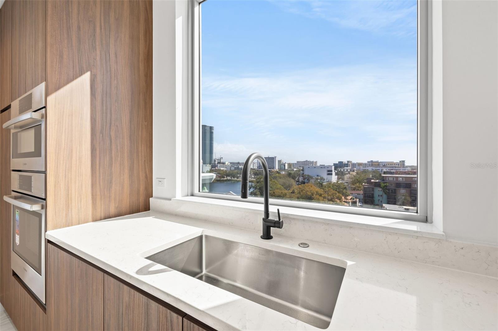 Image 13 of 63 For 777 3rd Avenue N 805
