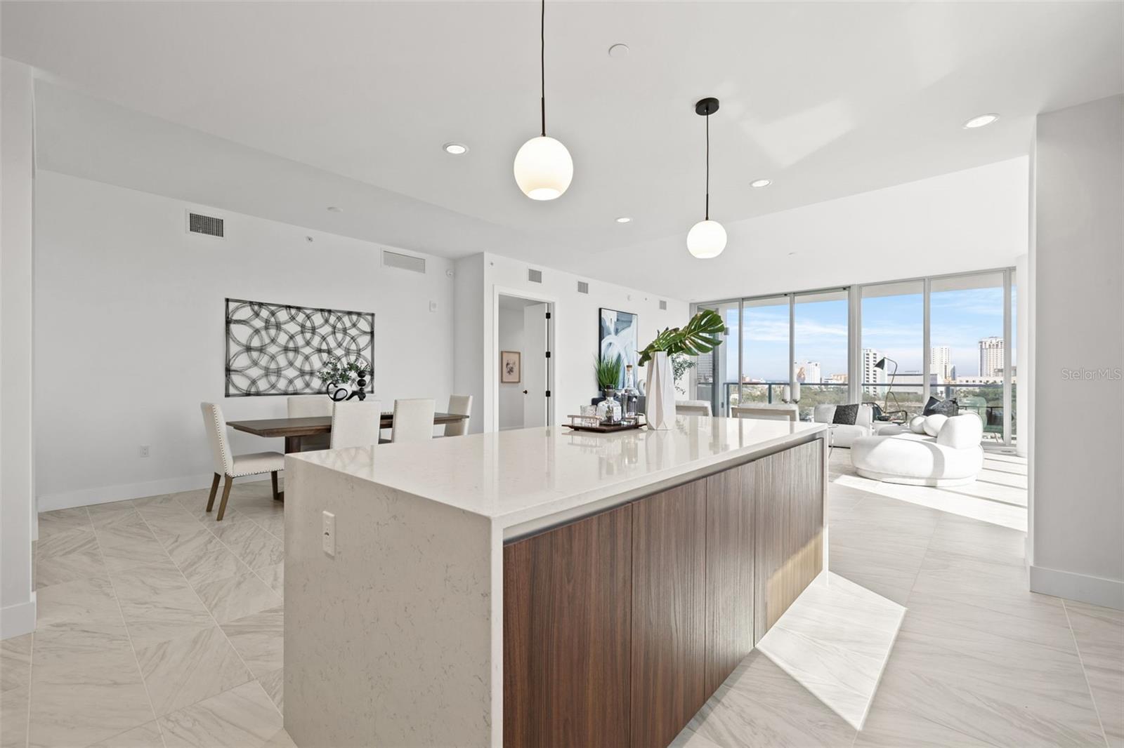 Image 15 of 63 For 777 3rd Avenue N 805