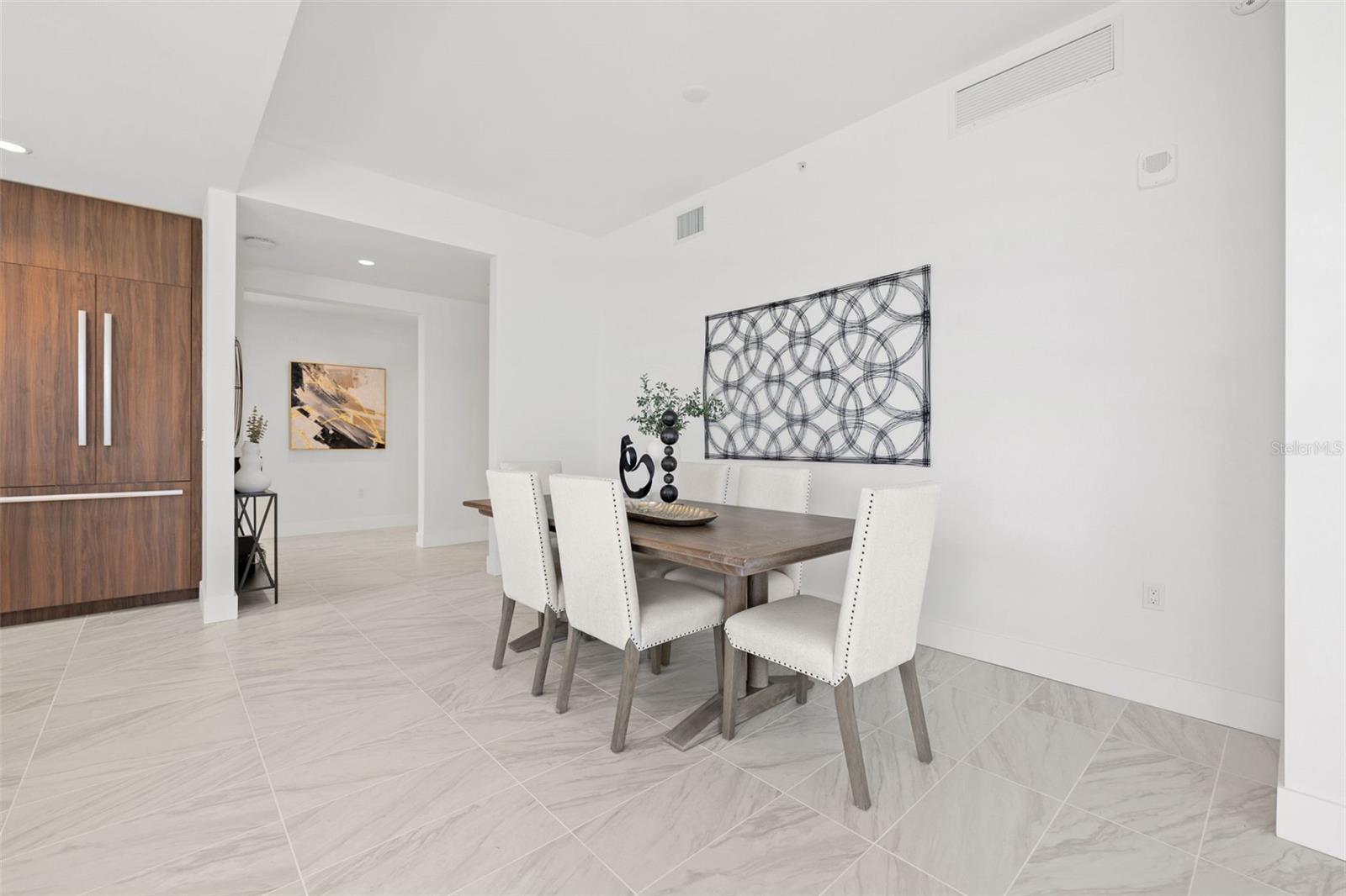 Image 19 of 63 For 777 3rd Avenue N 805