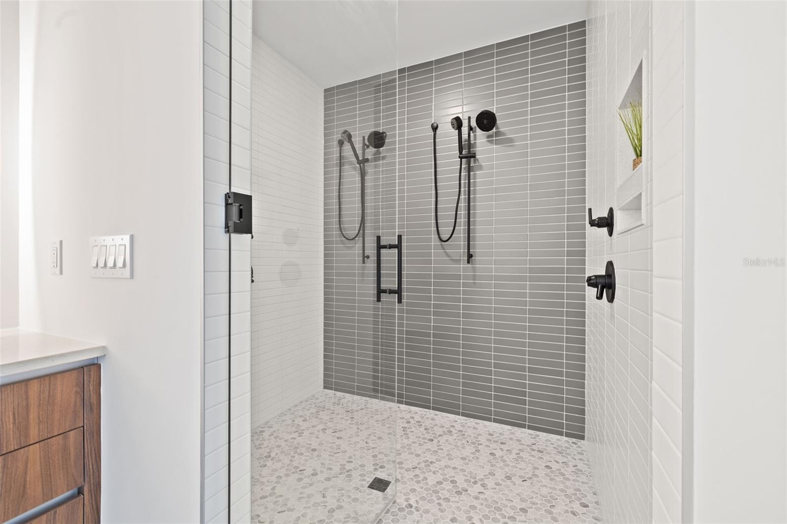 Image 24 of 63 For 777 3rd Avenue N 805