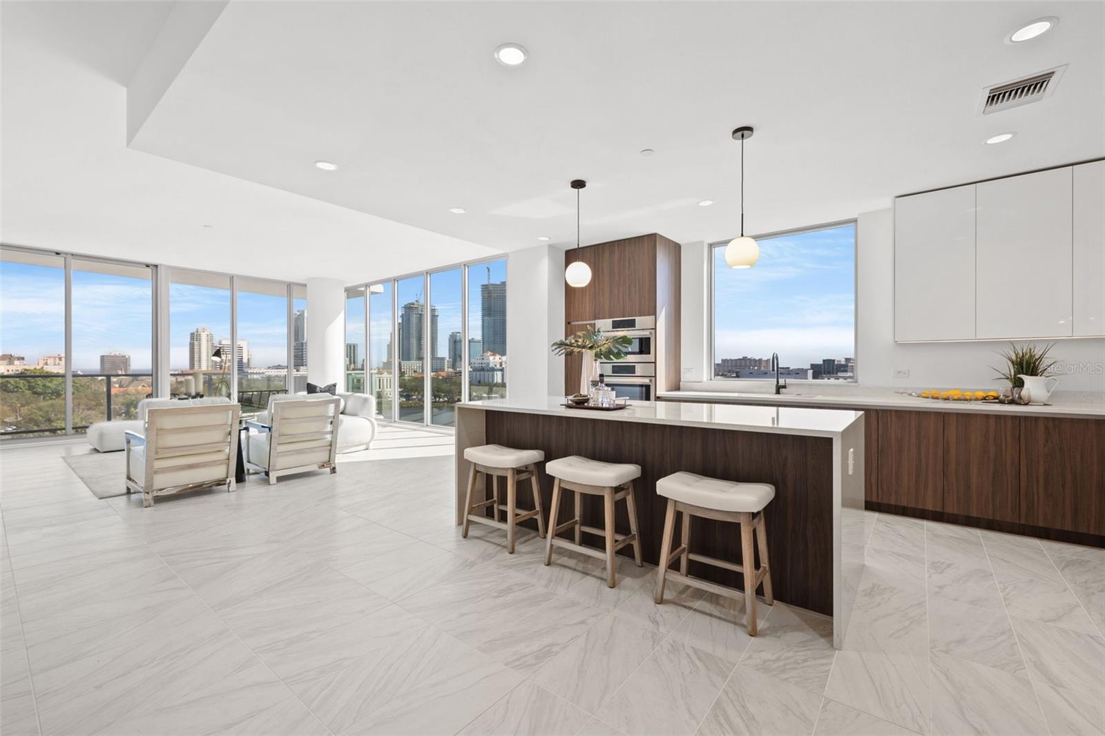 Image 6 of 63 For 777 3rd Avenue N 805