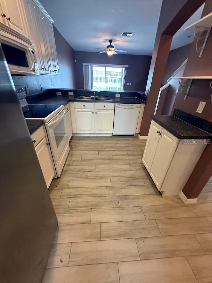 Image 10 of 38 For 12220 Foxmoor Peak Drive