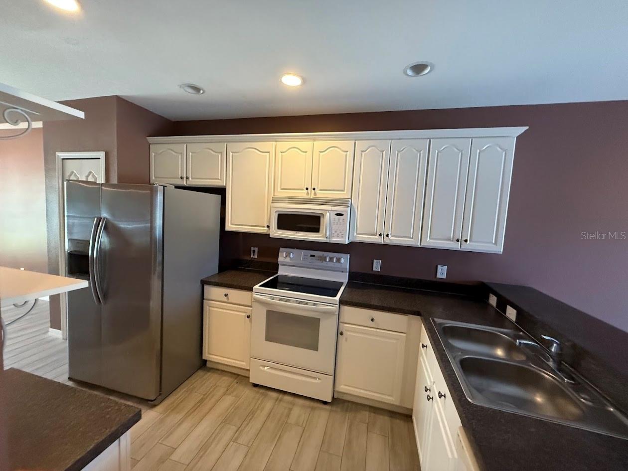Image 7 of 38 For 12220 Foxmoor Peak Drive