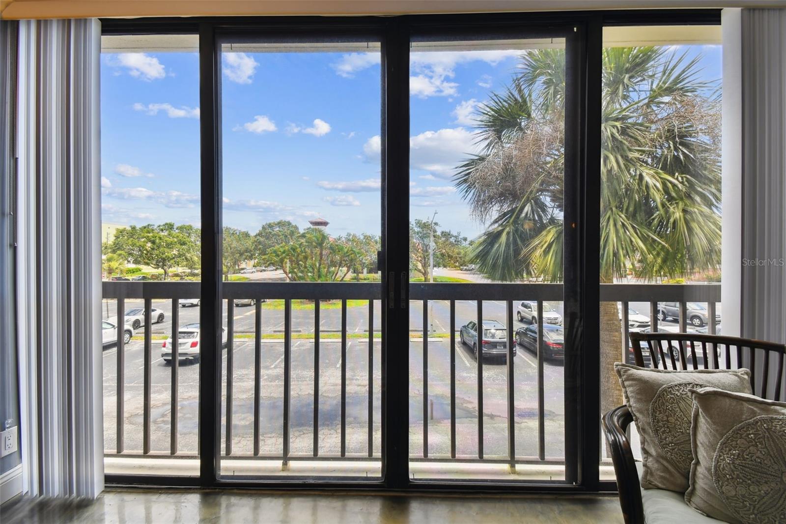 Image 22 of 69 For 255 Dolphin Point 207