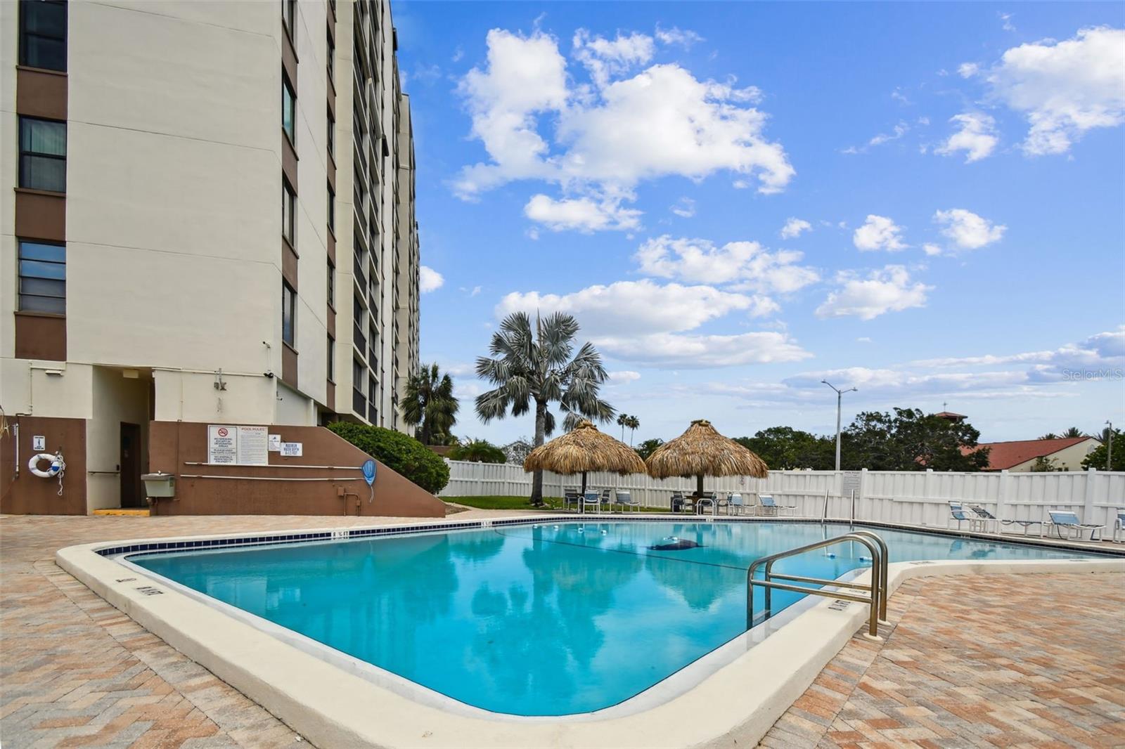 Image 44 of 69 For 255 Dolphin Point 207