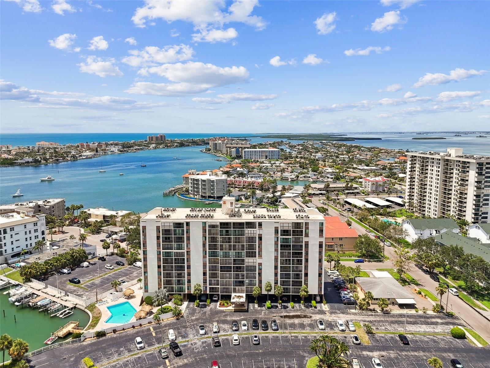 Image 49 of 69 For 255 Dolphin Point 207