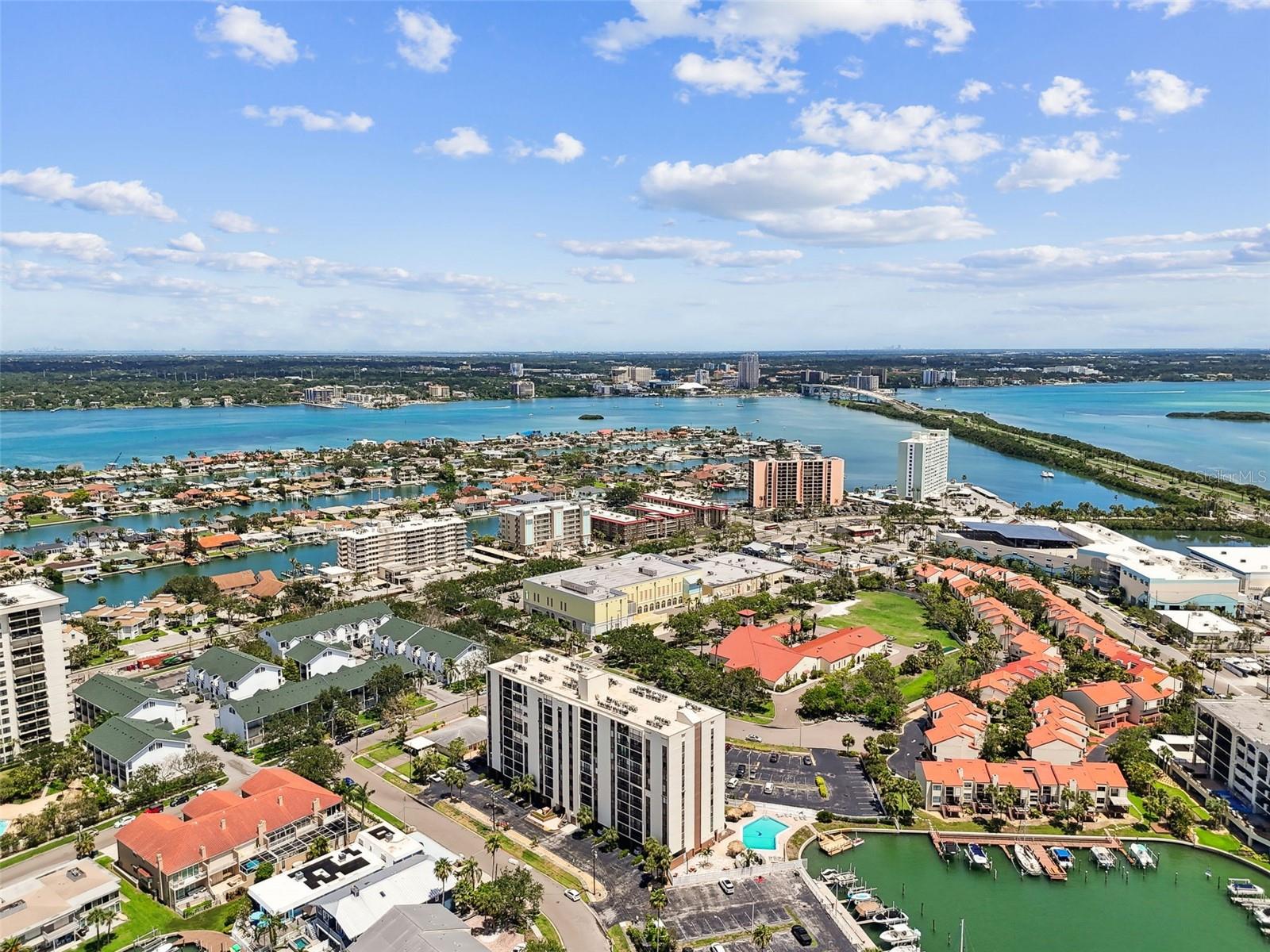 Image 54 of 69 For 255 Dolphin Point 207