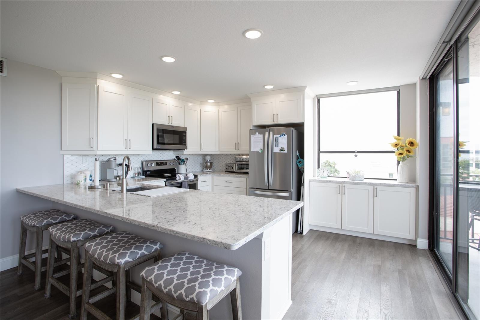 Image 13 of 28 For 6210 Sun Boulevard 506