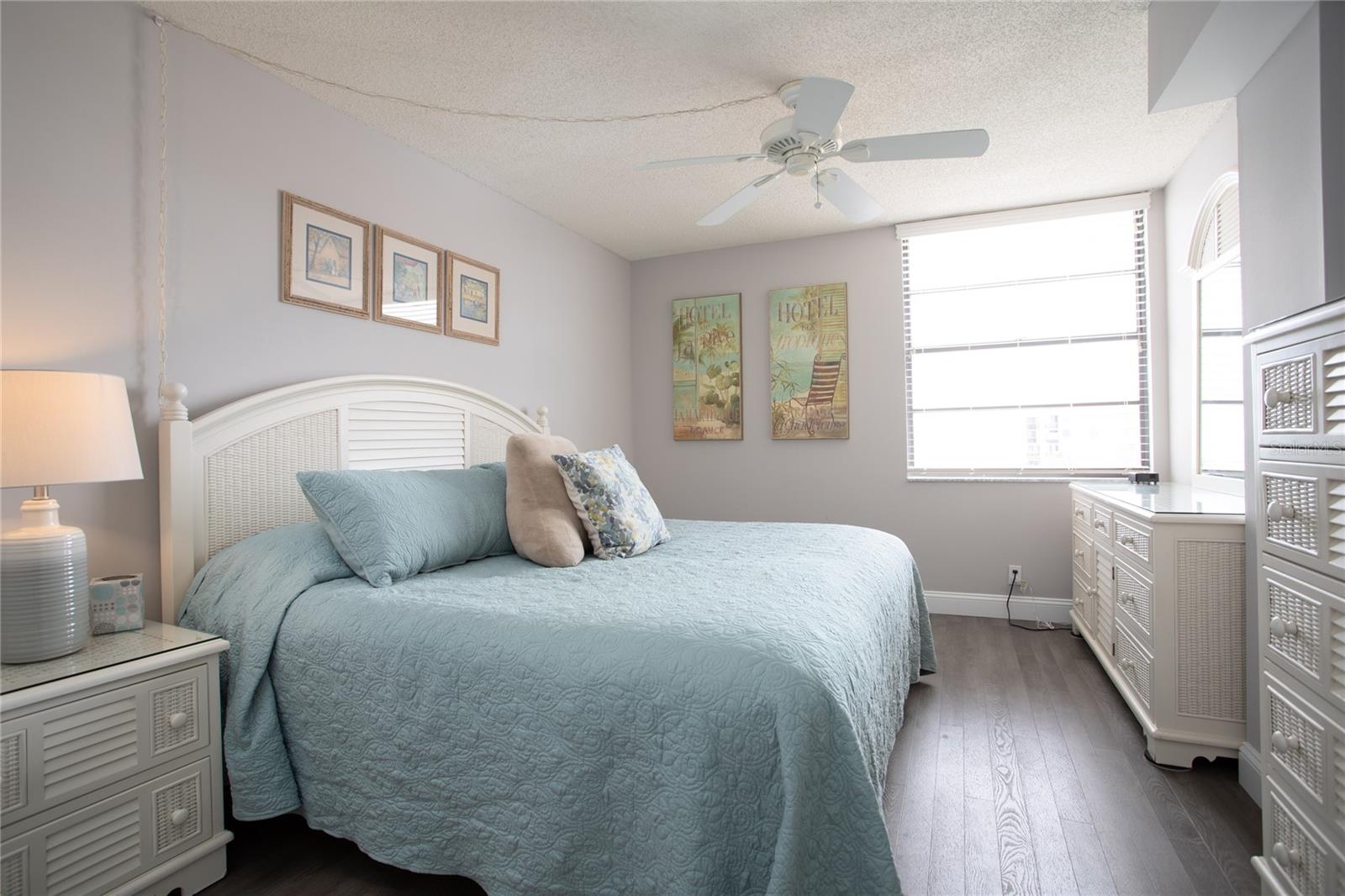 Image 22 of 28 For 6210 Sun Boulevard 506