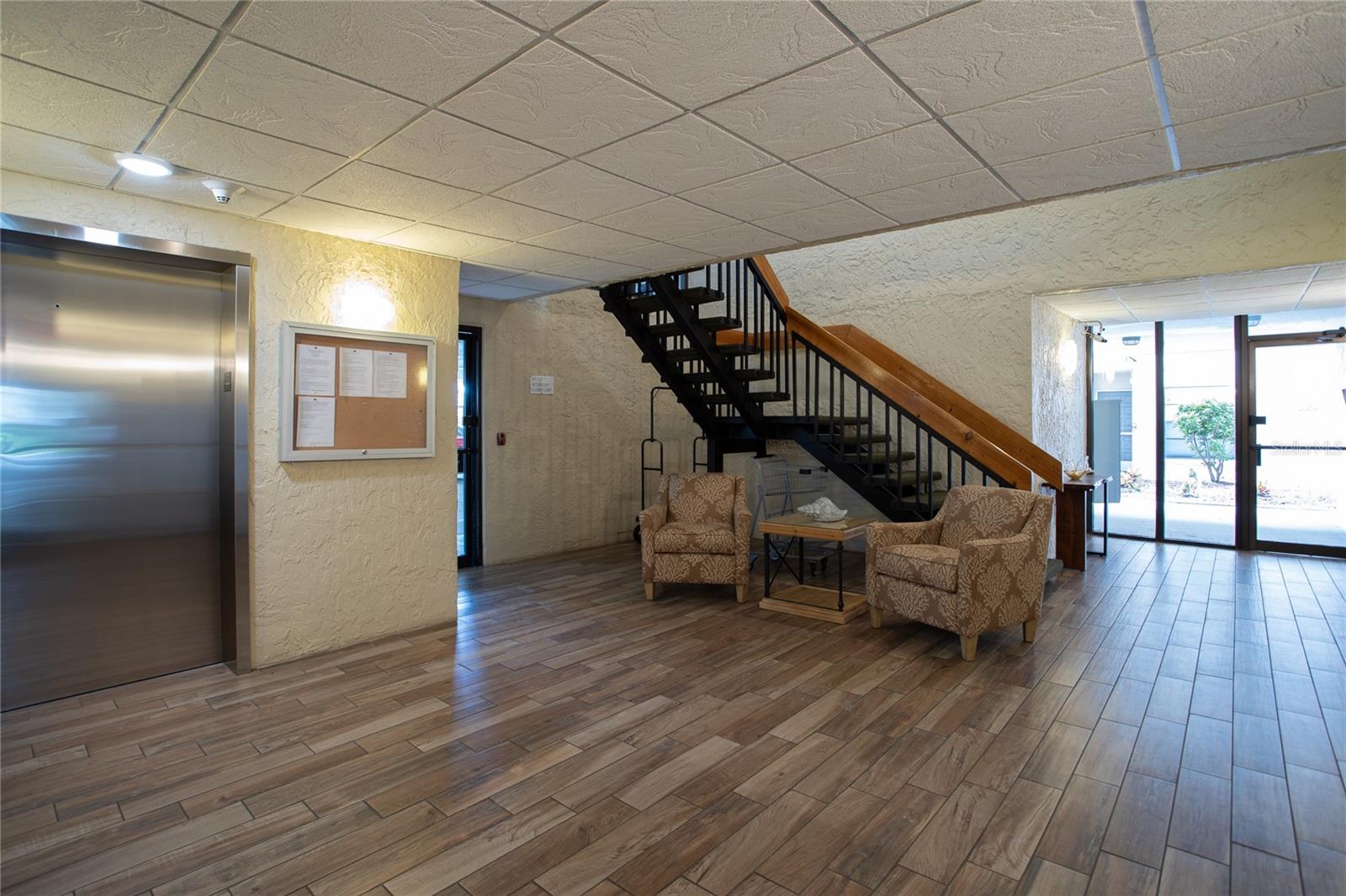 Image 23 of 28 For 6210 Sun Boulevard 506