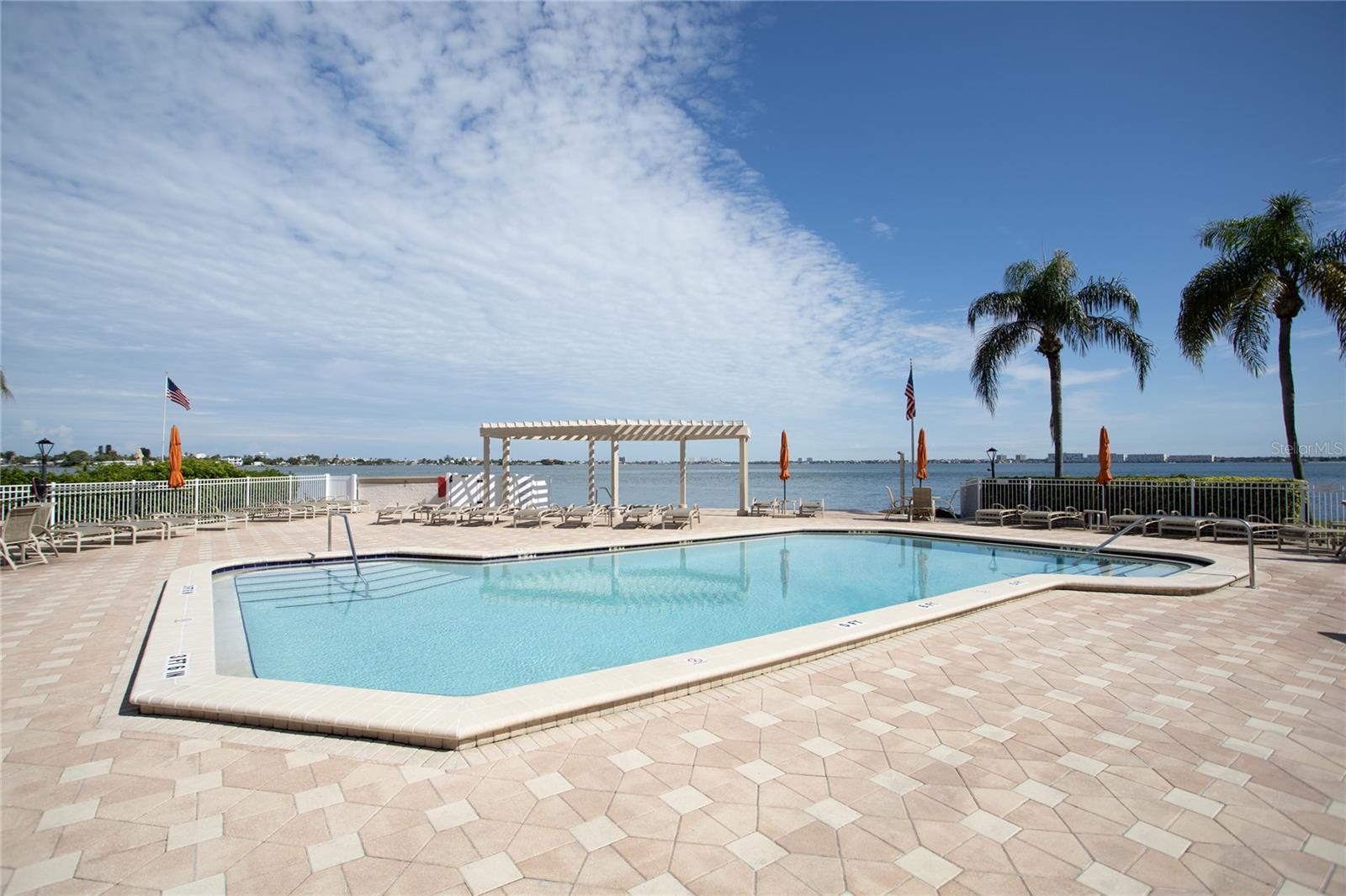 Image 6 of 28 For 6210 Sun Boulevard 506
