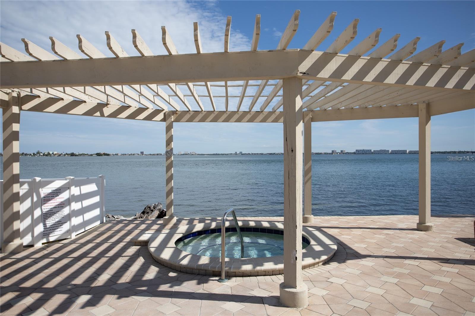 Image 7 of 28 For 6210 Sun Boulevard 506