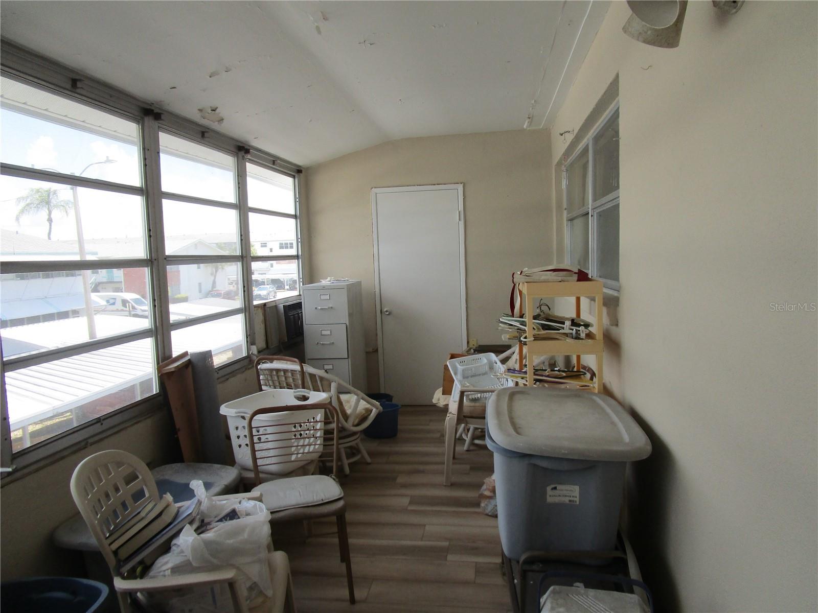 Image 13 of 28 For 5970 21st Street N 15