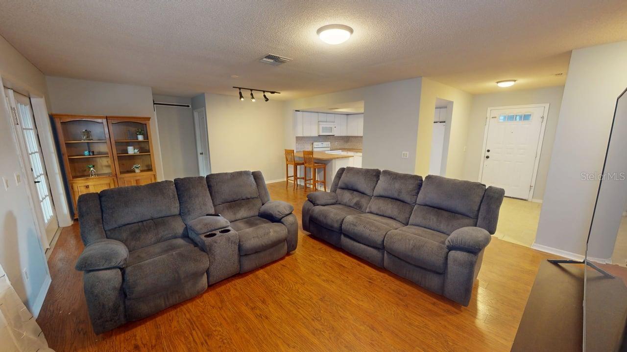 Image 4 of 20 For 6605 Foxmoor Drive