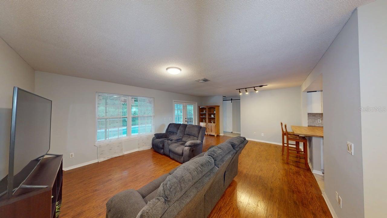 Image 5 of 20 For 6605 Foxmoor Drive