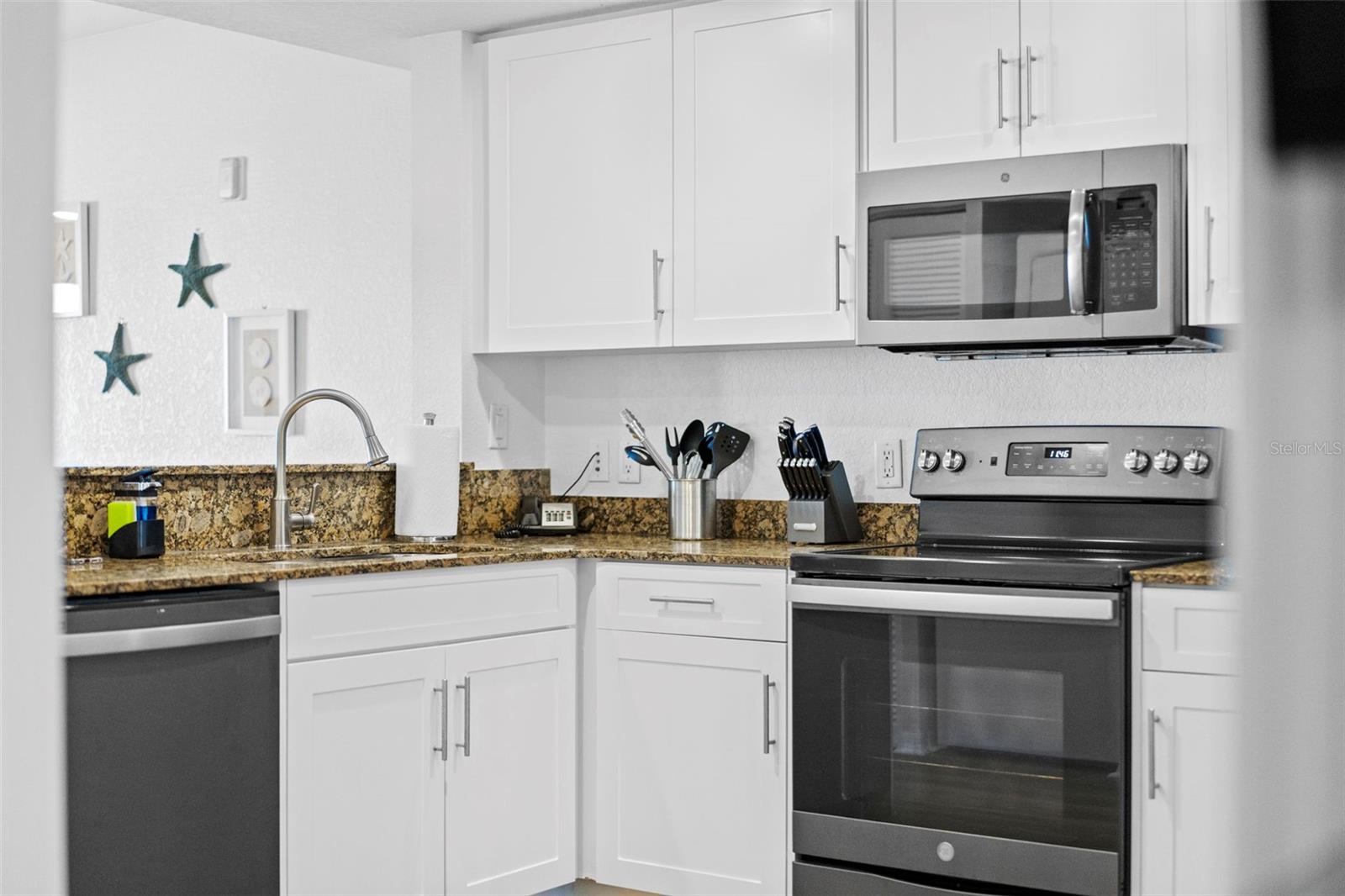 Image 12 of 77 For 12000 Gulf Boulevard 506n