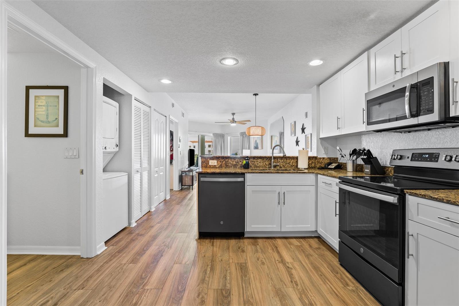 Image 5 of 77 For 12000 Gulf Boulevard 506n