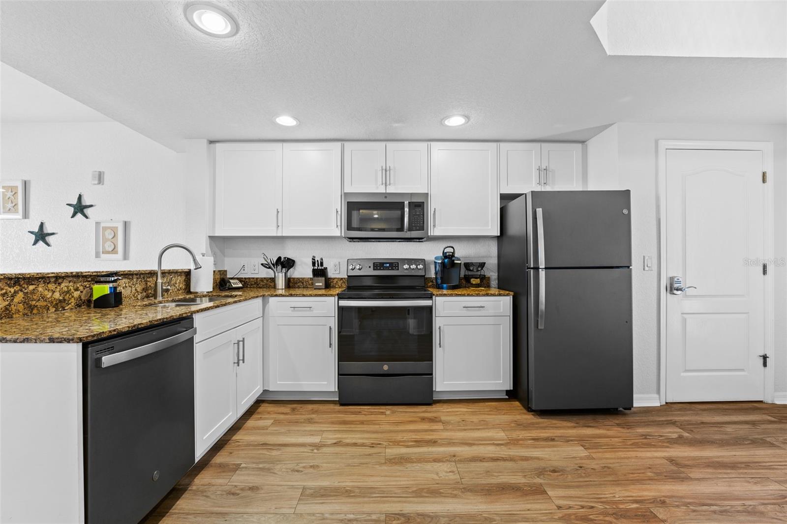 Image 6 of 77 For 12000 Gulf Boulevard 506n