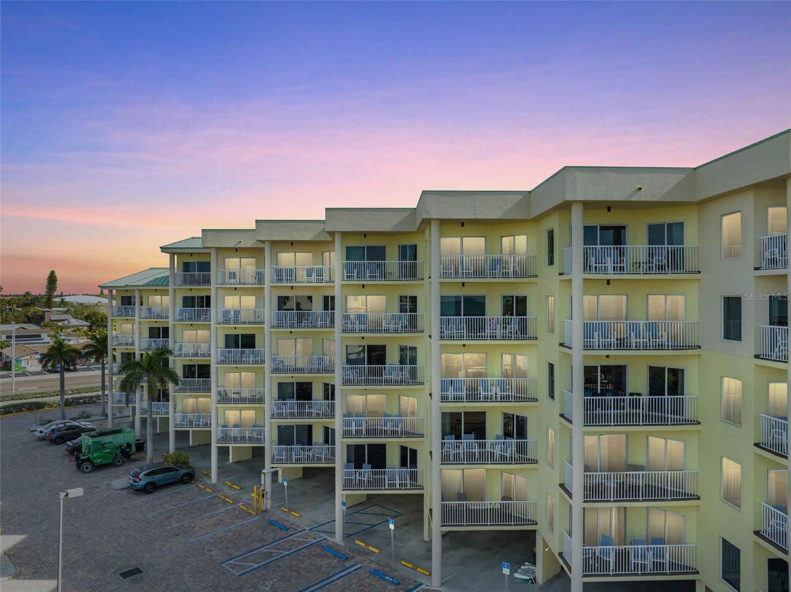 Image 72 of 77 For 12000 Gulf Boulevard 506n
